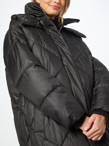 ESPRIT Winter Coat in Black