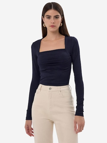 Hiccup - Camisa em azul: frente