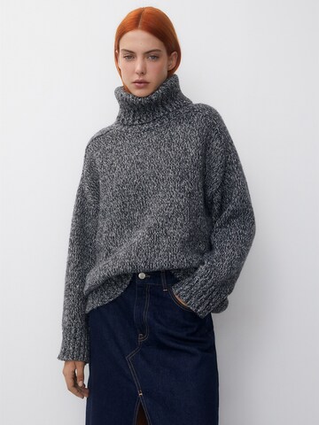 Pull&Bear Sweater in Grey: front