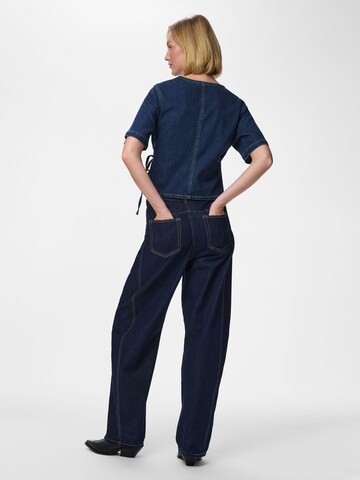 Camicia da donna 'Flora Wickle' di PIECES in blu