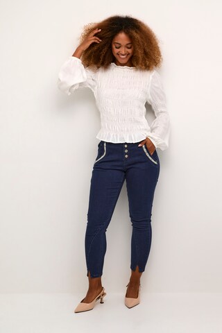 Coupe slim Jean 'Holly' Cream en bleu