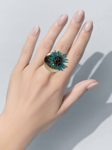 Gretchen Ring 'Pam Pem' in Gold: front