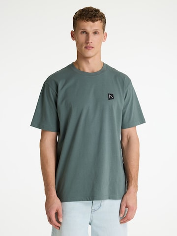 CHASIN' T-Shirt 'Motan' in Grün