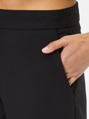 regular Pantaloni 'WHISPER RUTH' di FRENCH CONNECTION in nero