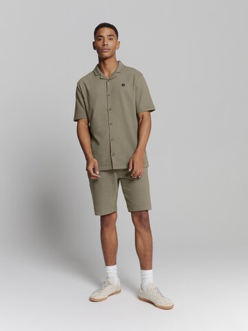No Excess Regular Pants in Green