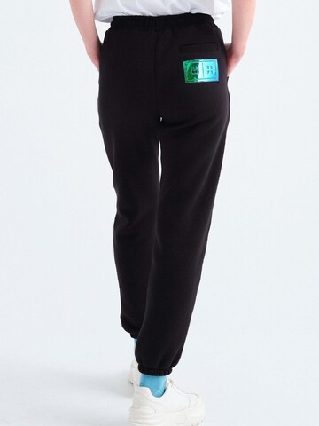 Rockupy Regular Sporthose 'Lenny' in Schwarz