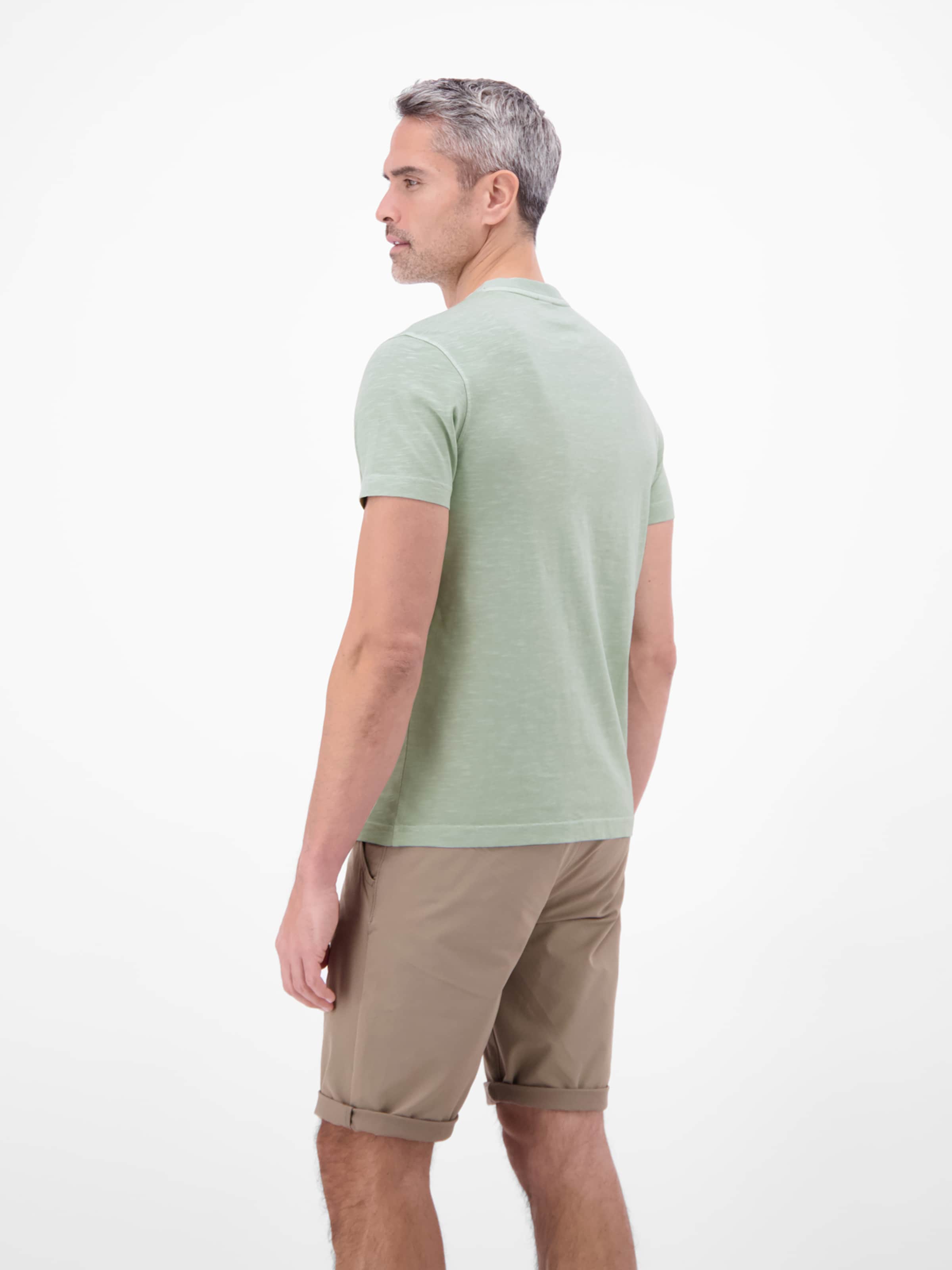LERROS T-Shirt mit sportlichem V-Ausschnitt aus reiner Baumwolle in Grün