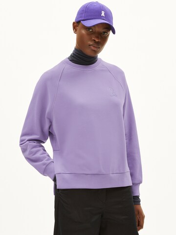 ARMEDANGELS Sweatshirt 'Giovanna' in Lila: voorkant