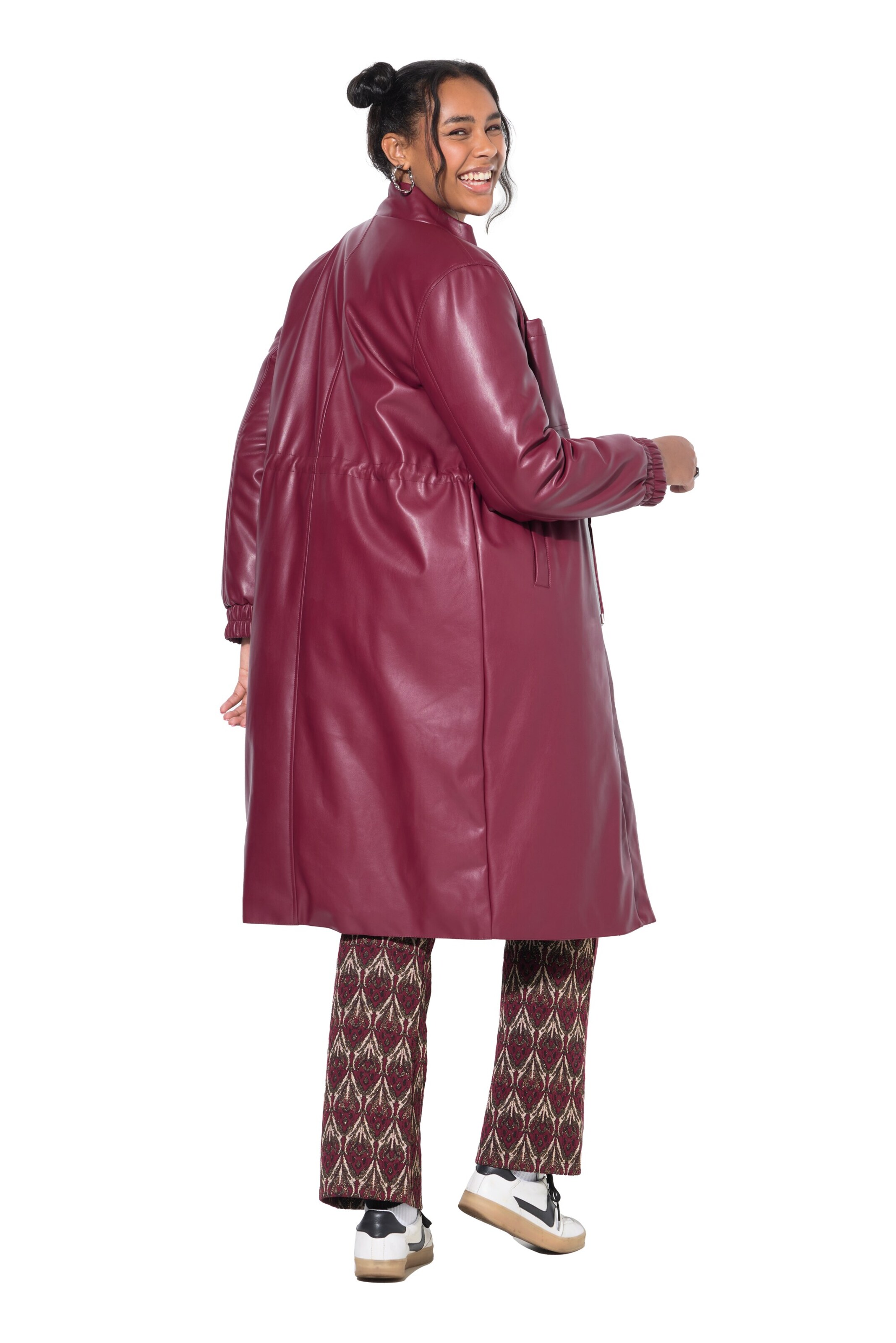 Studio Untold Mantel in Rot