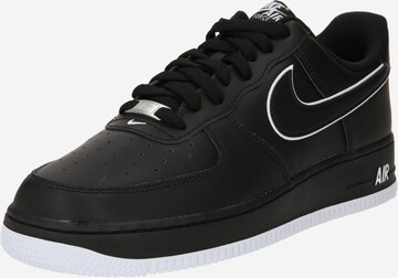 Baskets basses 'Air Force 1 07' Nike Sportswear en noir : devant