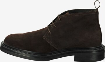 GANT Chukka Boots in Brown