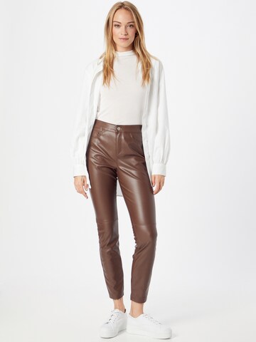 Coupe slim Pantalon 'Stella' Guido Maria Kretschmer Women en marron