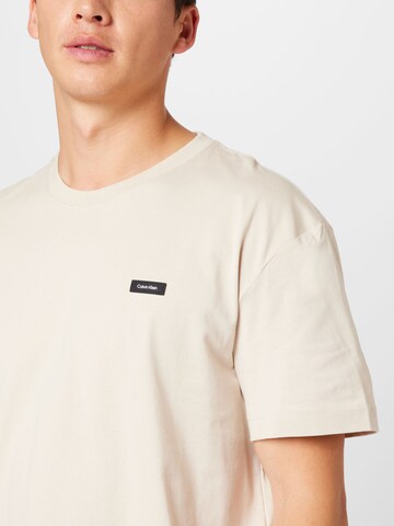 Calvin Klein T-Shirt in Beige