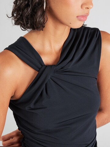 Top de la Abercrombie & Fitch pe negru