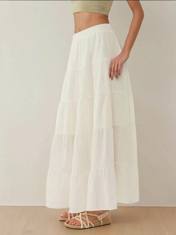 Hiccup Skirt in White: front