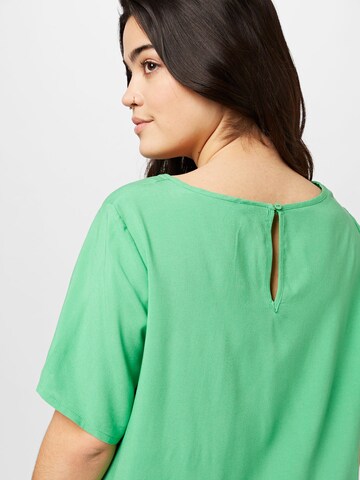 ONLY Carmakoma - Blusa 'Lolli' em verde