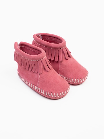 Minnetonka Low shoe in Pink