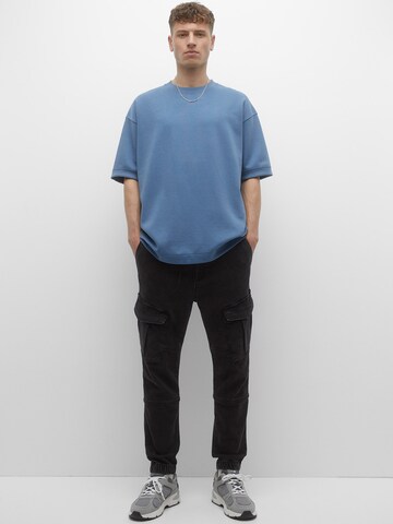 Pull&Bear Дънки Tapered Leg Карго дънки в черно: отпред