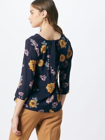 Bluză 'Fabiola Blouse' de la ABOUT YOU pe albastru