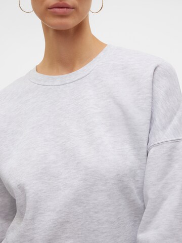 Felpa di VERO MODA in grigio