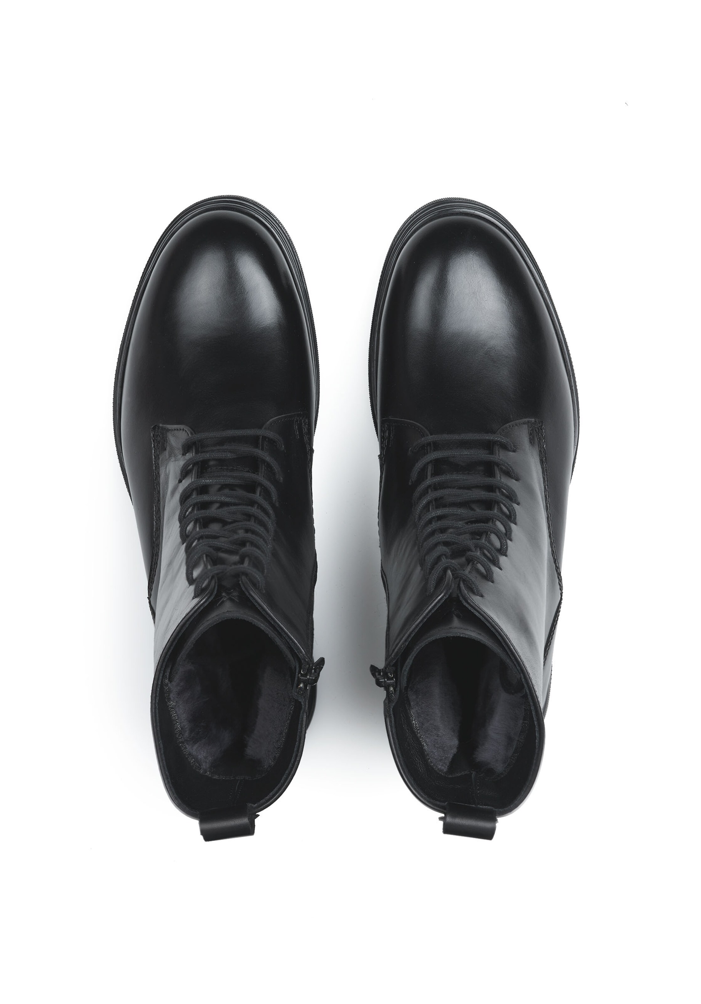 LLOYD Ankle Boots in Black