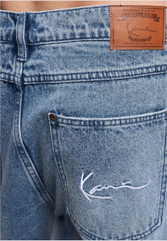 Karl Kani Szeroka nogawka Jeansy w kolorze niebieski