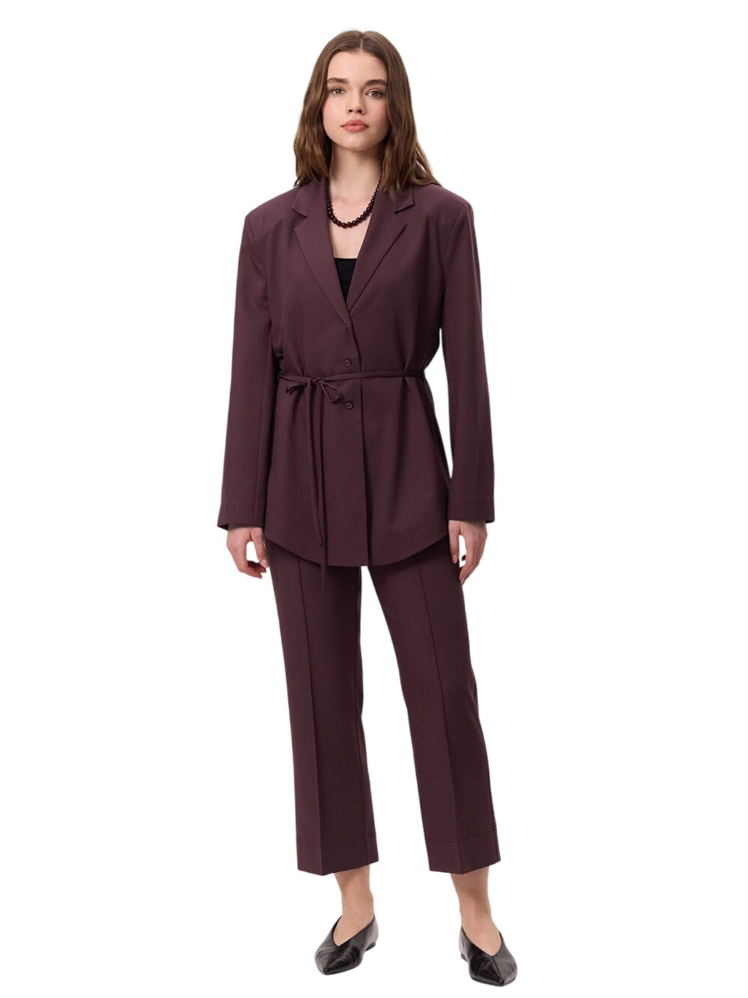 MANUKA Regular Trousers in Red