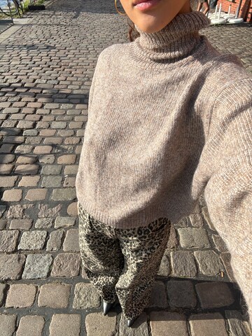 studioselect Sweater 'Nana' in Brown