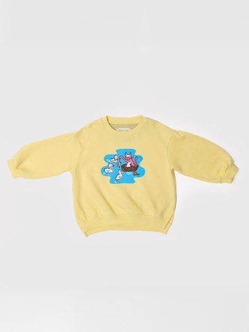 Maru + Bo Sweatshirt 'SPLIT SIDE POND SWEATSHIRT'‌‌‌‌ in Gelb: Vorderseite