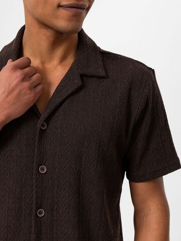 Regular fit Camicia di Antioch in marrone
