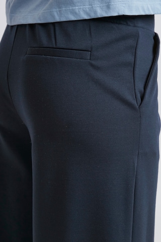 ICHI - Pierna ancha Pantalón plisado 'KATE' en negro