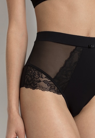 NUANCE Panty in Schwarz