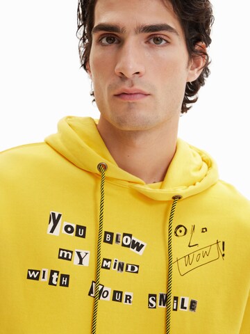 Desigual Sweatshirt 'Contantino' in Gelb