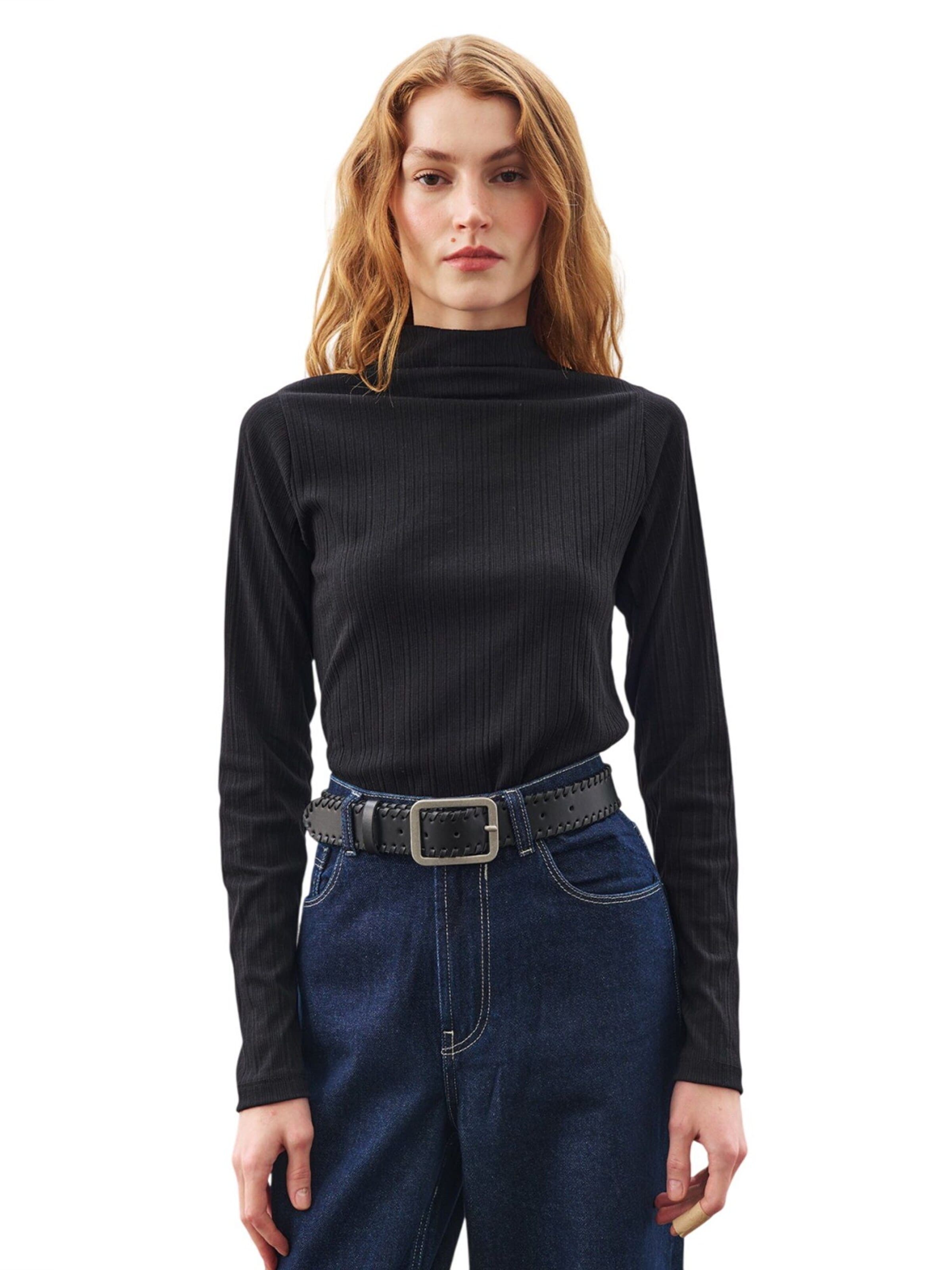 MANUKA Top in Zwart: voorkant