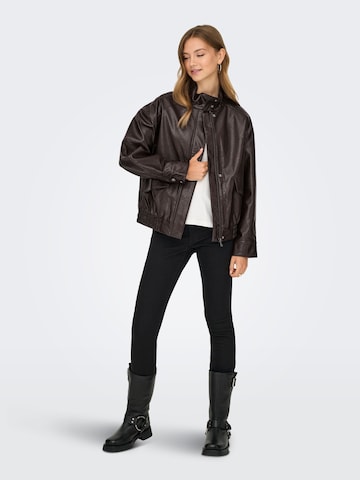 ONLY - Chaqueta de entretiempo 'ONLJulia' en marrón