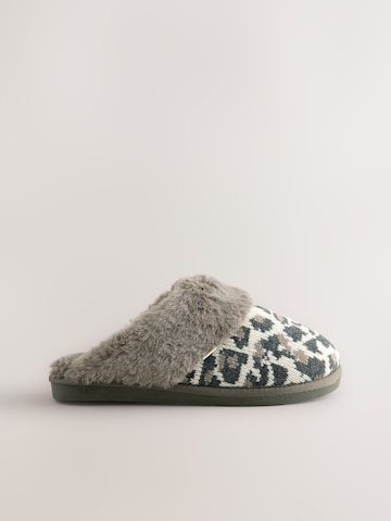 Papuci de casă de la Next pe gri