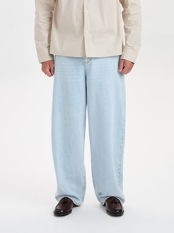 Dxnmxrk - Perna larga Calças de ganga 'DXHarald Wide Fit Jeans Light Blue' em azul