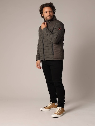 Deeluxe Tussenjas 'Nick' in Bruin