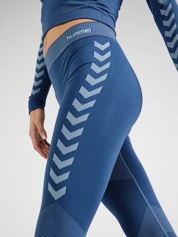 Skinny Pantalon de sport 'First' Hummel en bleu