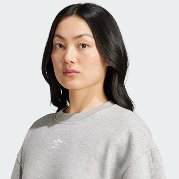 ADIDAS ORIGINALS - Sudadera 'Essentials' en gris
