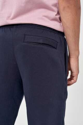 Tapered Pantaloni 'Welle' de la Mikon pe albastru