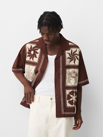 Bershka Comfort Fit Hemd in Rot: Vorderseite