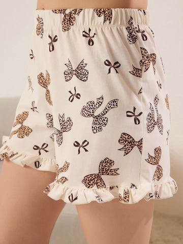 Trendyol - Pijama de pantalón corto en beige