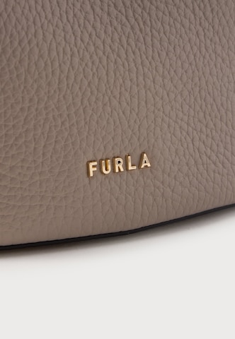 FURLA Pussukkalaukku värissä harmaa