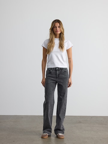 Wide Leg Jean 'NMYOLANDA' Noisy may en gris : devant