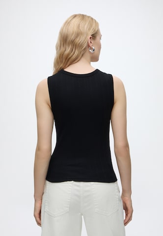 GAP Top in Black
