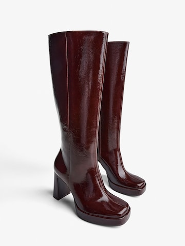 Bershka Stiefel in Rot
