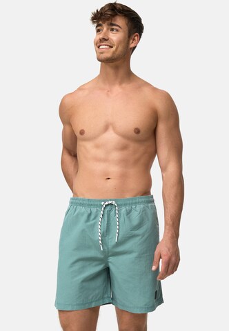 INDICODE JEANS Board Shorts 'Ace' in Green: front