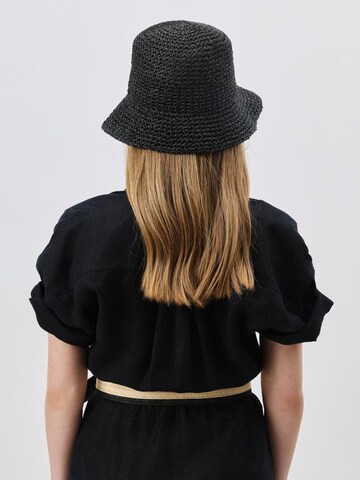 C&City Hat in Black