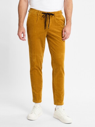 Finshley & Harding London Regular Pleat-front trousers ' Nick ' in Gold: front